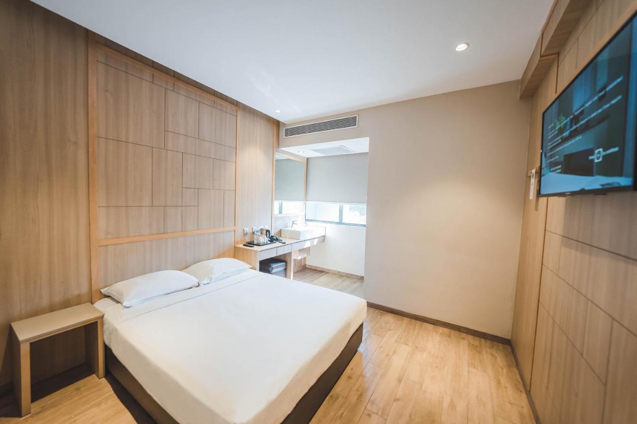 Khách sạn 81 Premier Star