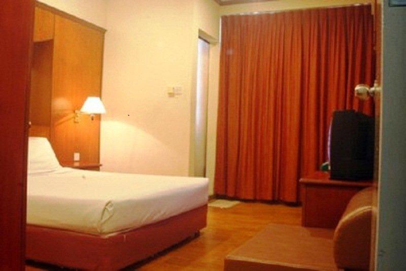 81 Premier Star Khách sạn 2*
